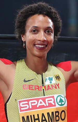 Malaika Mihambo: Leben, Sportliche Karriere, Vereinszugehörigkeiten und Trainer