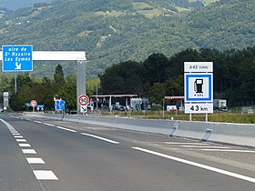 CE15c Poste de carburant et gaz de pétrole liquéfié (GPL) à 43 km sur l'A43.