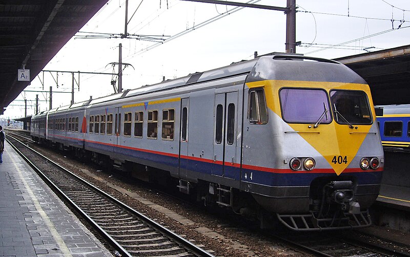 File:AM80-404-bruxelles-midi-30-10-2011-fws-01.jpg