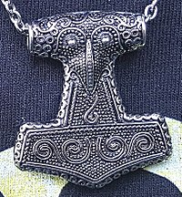 A copy of the Thor's hammer from Skåne - Nachbildung des Thorshammers von Skåne 02.jpg
