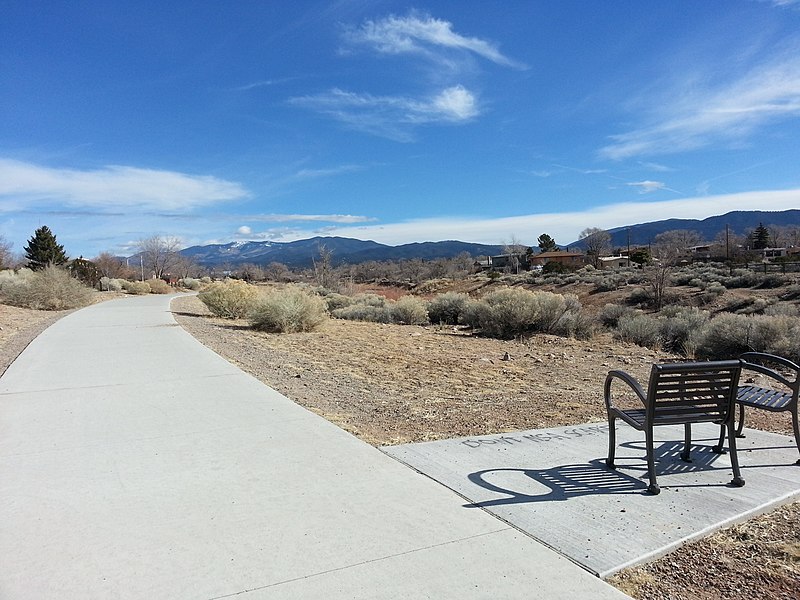 File:A rest stop along the path at Frenchy's Field Park in Santa Fe, NM (1b91e463-d41c-410c-9945-2f943f2bfd19).JPG