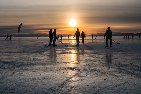 Abendstimmung auf dem Eis des Neusiedler Sees (von Helmut Beckmann)