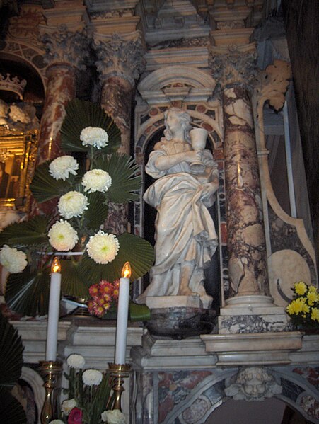 File:Altar statue, Church of Our Lady of Trsat, Rijeka012.jpg