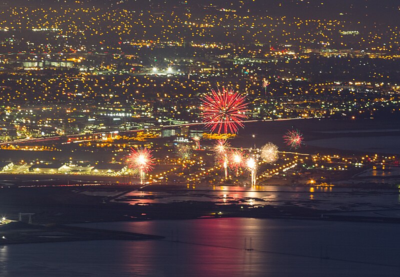 File:Alviso Fireworks II (50797573702) (cropped2).jpg