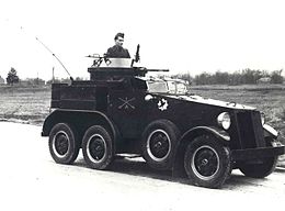 Voiture blindée américaine M1.jpg