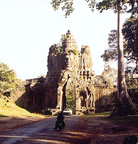 Tập tin:AngkorThom-SouthGate.jpg