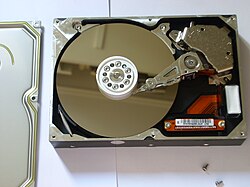 Hard disk with platter Apertura hard disk 04.jpg