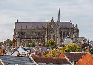 Außenansicht der Arundel-Kathedrale, West Sussex, Großbritannien - Diliff.jpg