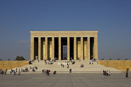 Mustafa Kemal Atatürk'ün, Türkiye'nin başkenti Ankara'da bulunan anıt mezarı Anıtkabir'in görünümü. (Üreten: William Neuheisel)