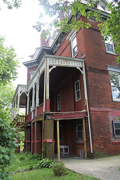 File:August and Augusta Schoverling House - 344 Westervelt Avenue - Staten Island - 02.JPG
