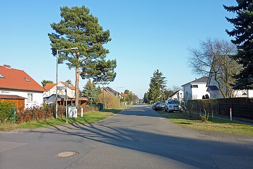 Bergedorfer Straße, Berlin-Kaulsdorf, 798-680,-118