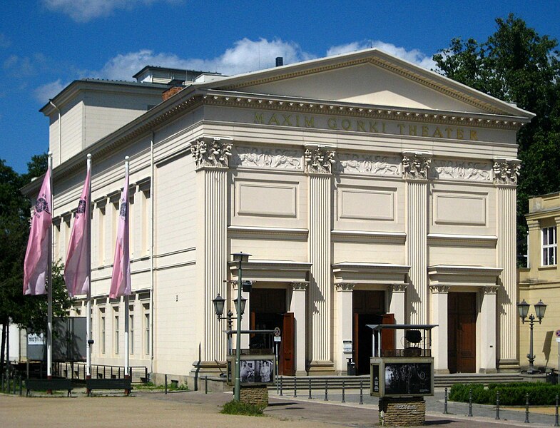 File:Berlin, Mitte, Maxim-Gorki-Theater 02.jpg