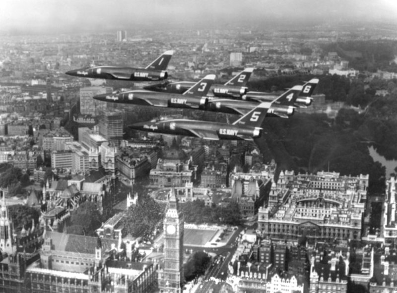 File:Blue Angels F-11s over London NAN6-66.jpg