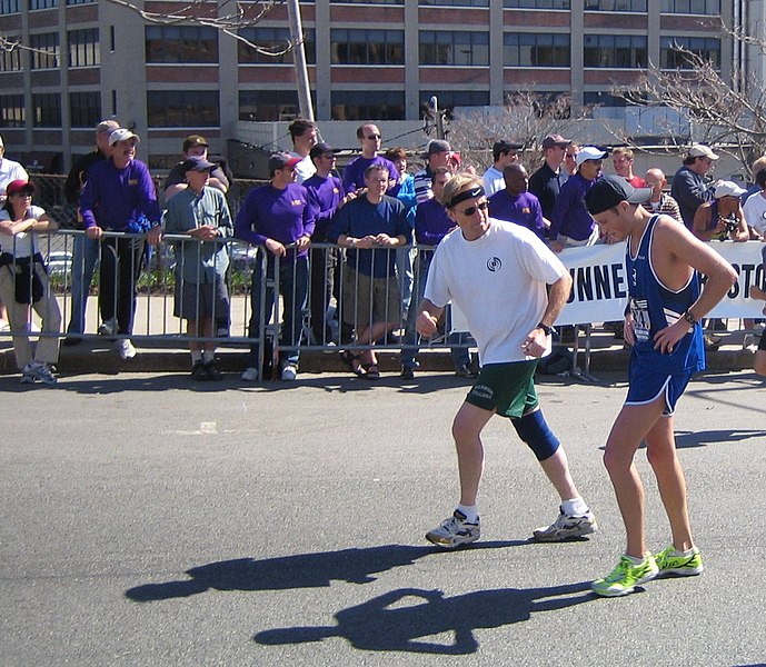 File:Boston marathon mile 25 helper 050418.jpg