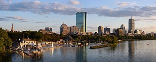 Panorama di Back Bay, Boston, dal ponte Longfellow.
