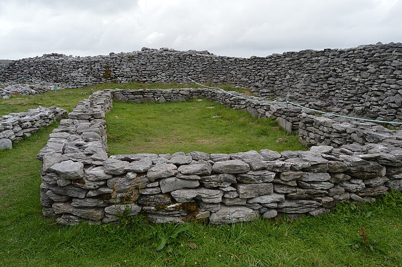 File:Caherconnell Fort - geograph.org.uk - 5969928.jpg