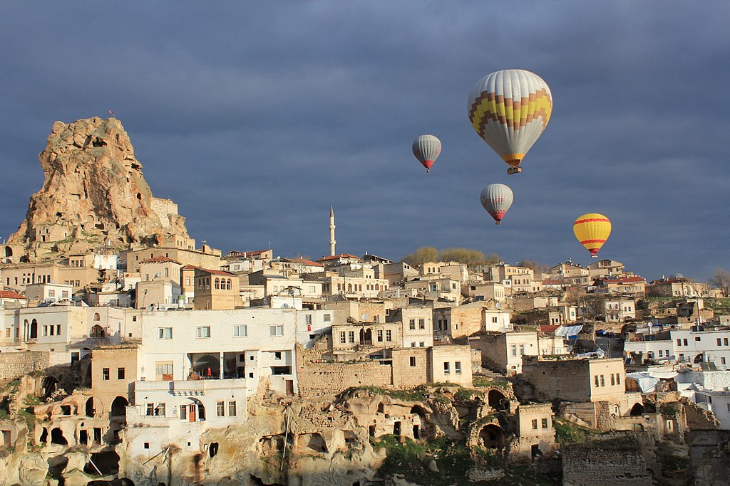 Cappadocia balloon trip, Ortahisar Castle (11893793775)