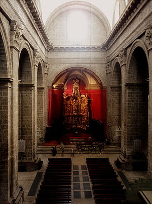 Catedral de Valladolid (España). Vista de la nave central desde la tribuna del órgano..JPG