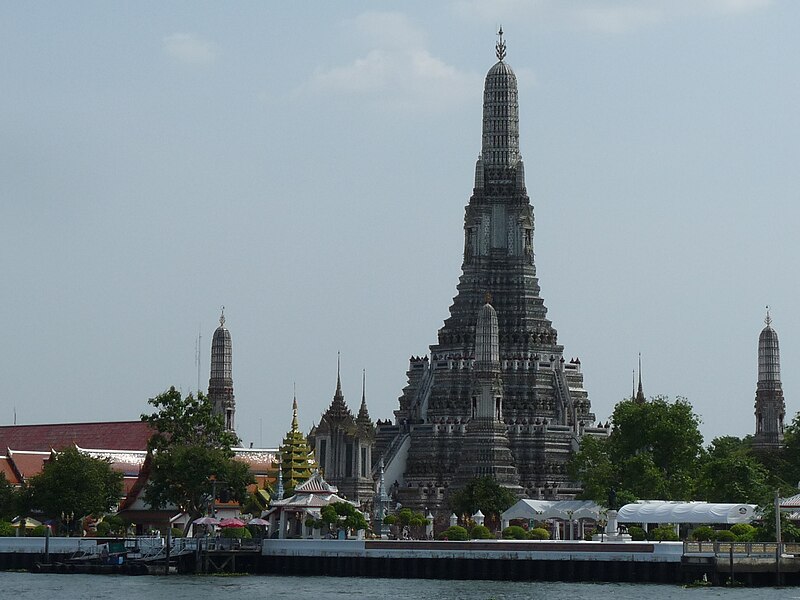 File:Chao Phraya - Wat Arun.JPG