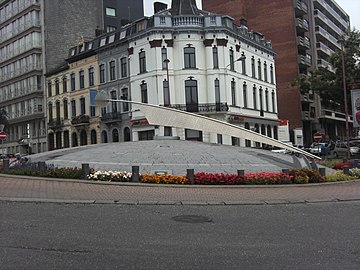 Monument al caireforc dich « Îlot des sciences », à Charleroi.