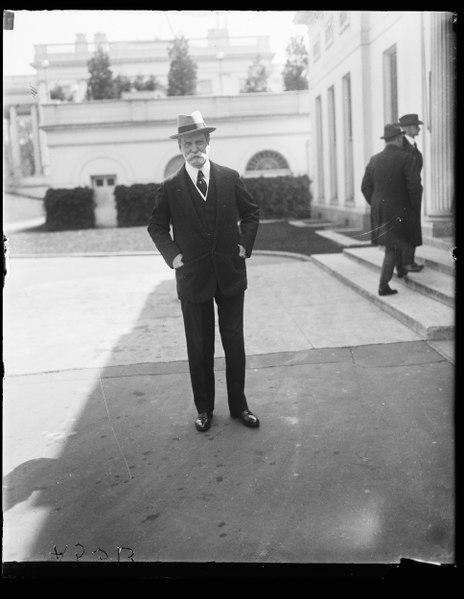 File:Charles Evans Hughes at White House, Washington, D.C. LCCN2016892192.tif