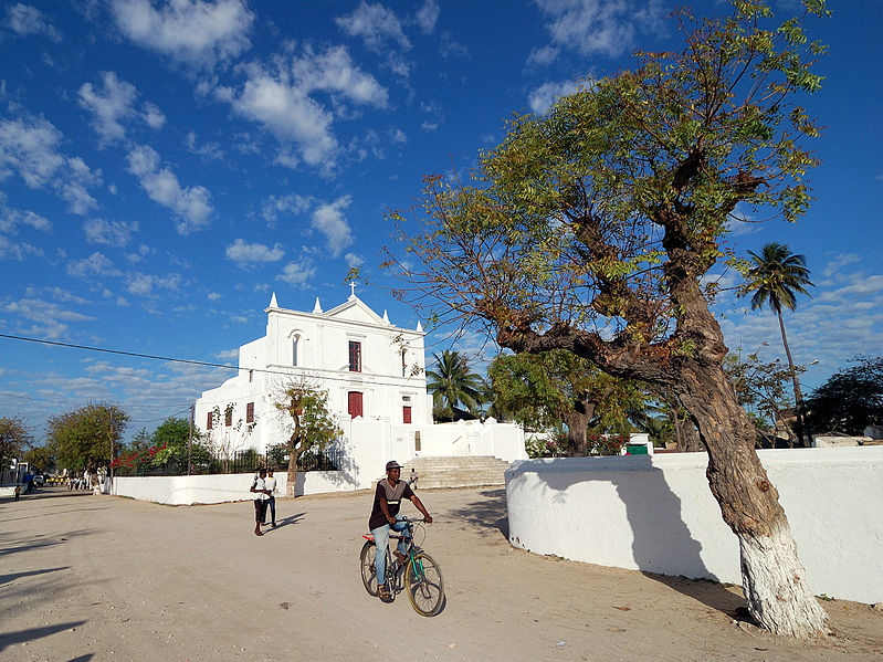 File:Church Ilha de Moçambique (3938350642).jpg