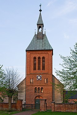 Die Westseite der Patronatskirche