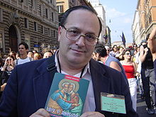 Consoli, Massimo - RM - Gay Pride - 29-6-2002 - Giovanni Dall'Orto.jpg için eklenen fotoğraf