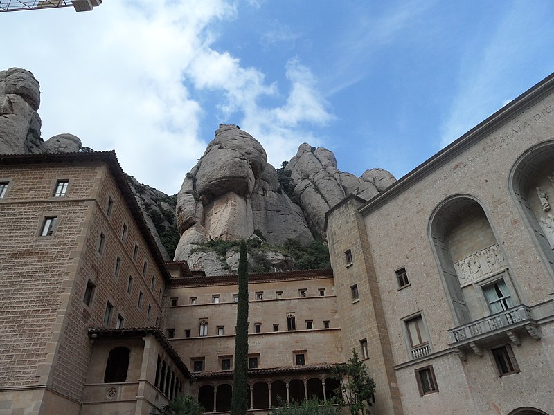 File:Cremallera de Montserrat, Barcelona - panoramio (8).jpg