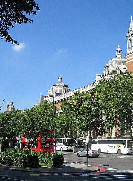 Cromwell Gardens, opposite the Victoria and Albert Museum, looking west. Cromwell Gardens.jpg