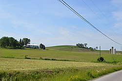 Сельская местность вдоль Cropps Corners Road