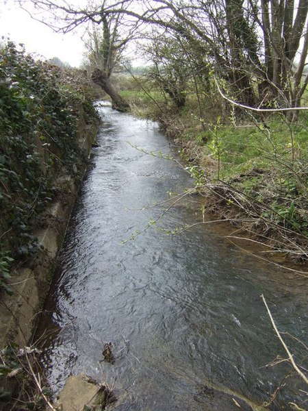 File:Culvert by the A4260 - geograph.org.uk - 398564.jpg