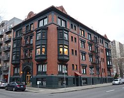 Cumberland Apartemen di Portland, Oregon (2017).jpg