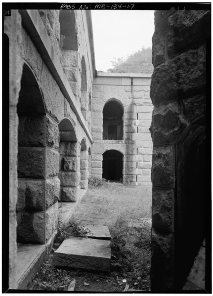 File:DETAIL, PARADE GROUND, ARCHED OPENINGS - Fort Gorges, Hog Island Ledge, Portland Harbor, Portland, Cumberland County, ME HABS ME,3-PORT,20-17.tif