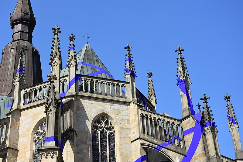 File:Detail vier blaue Kreise Marienkirche.jpg