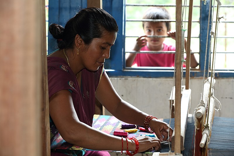 File:Dhaka Weaving Center, Nepal (10691893486).jpg