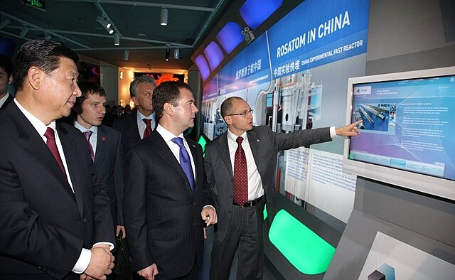Kiriyenko, Russian President Dmitry Medvedev and Chinese Vice President Xi Jinping, 2010