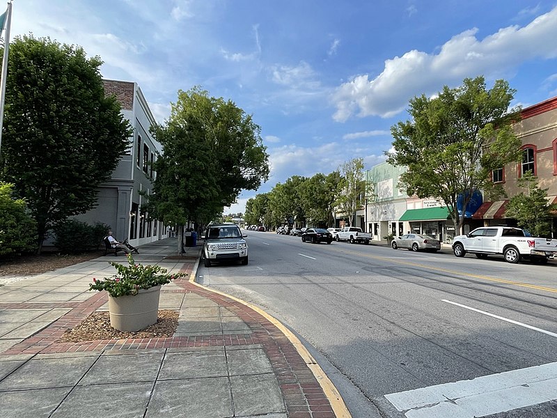 File:Downtown Camden, SC.jpg