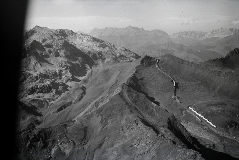 File:ETH-BIB-Weissfluhjoch-Inlandflüge-LBS MH05-74-32.tif