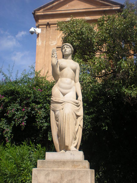 File:Estàtua exterior A d'Àngel Tarrac i Barribia (Palau de Pedralbes)2.jpg