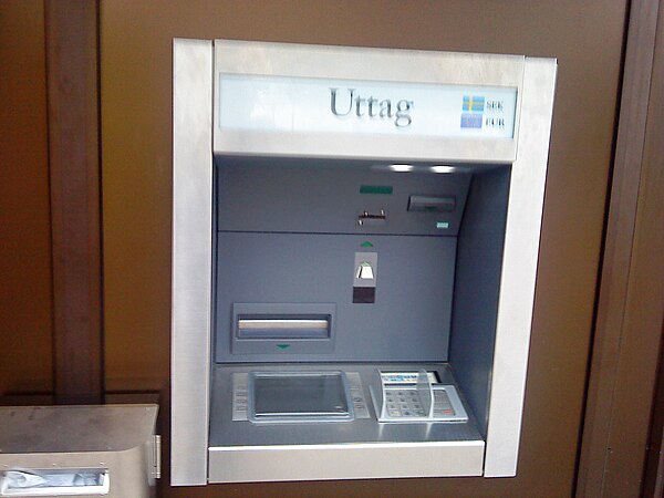 This ATM gives out both euros and kronor.