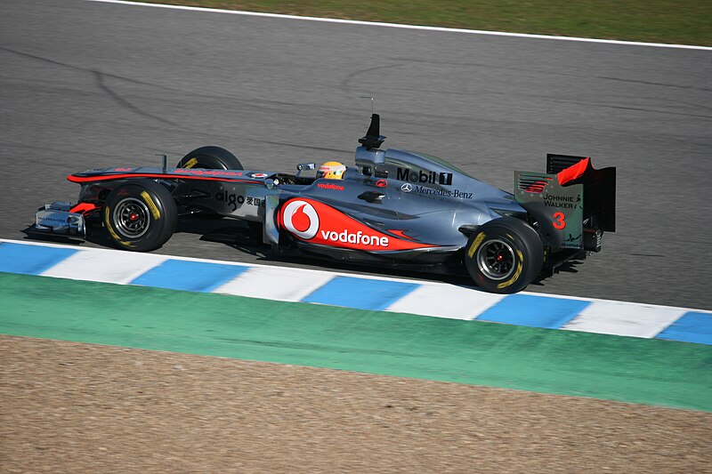 File:F1 2011 Jerez day 3-13.jpg