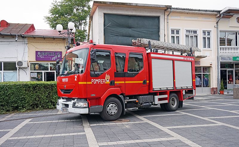 File:Fire engine Giurgiu.jpg
