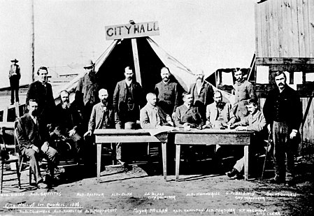 Tập_tin:First_Vancouver_Council_Meeting_after_fire.jpg