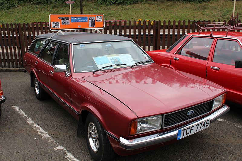 File:Ford Cortina Estate (15253803531).jpg