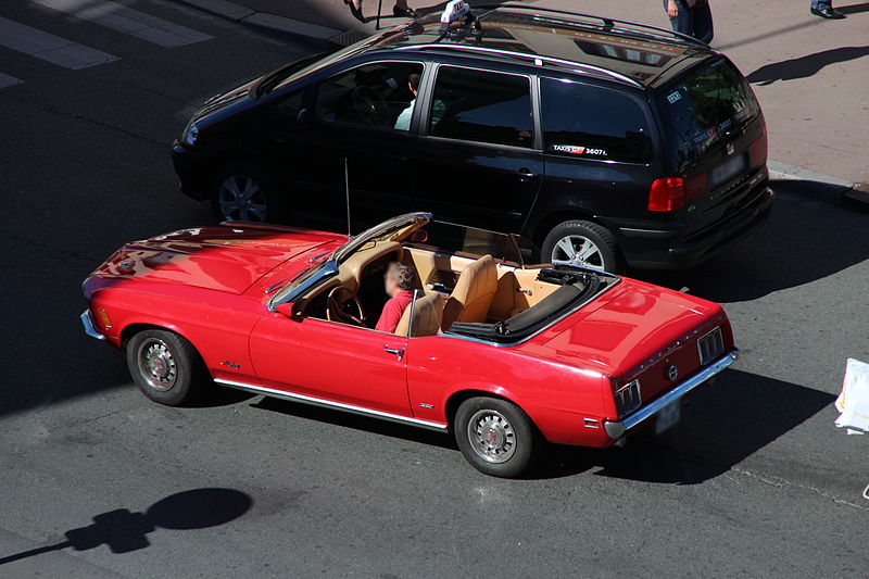 File:Ford Mustang rouge à Bourg-la-Reine le 23 juillet 2012 - 3.jpg