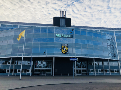 So kommt man zu Gelredome mit den Öffentlichen - Mehr zum Ort Hier