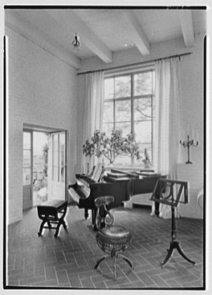 File:Gerald F. Warburg, residence in Brookville, Long Island. LOC gsc.5a07251.tif