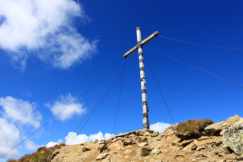 File:Gipfelkreuz Naturnser Hochwart.jpg