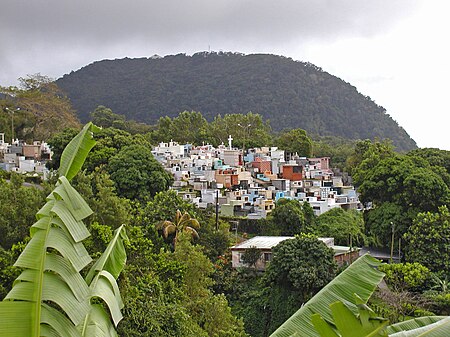 Guadeloupe (Le cimetière de Gourbeyre).jpg